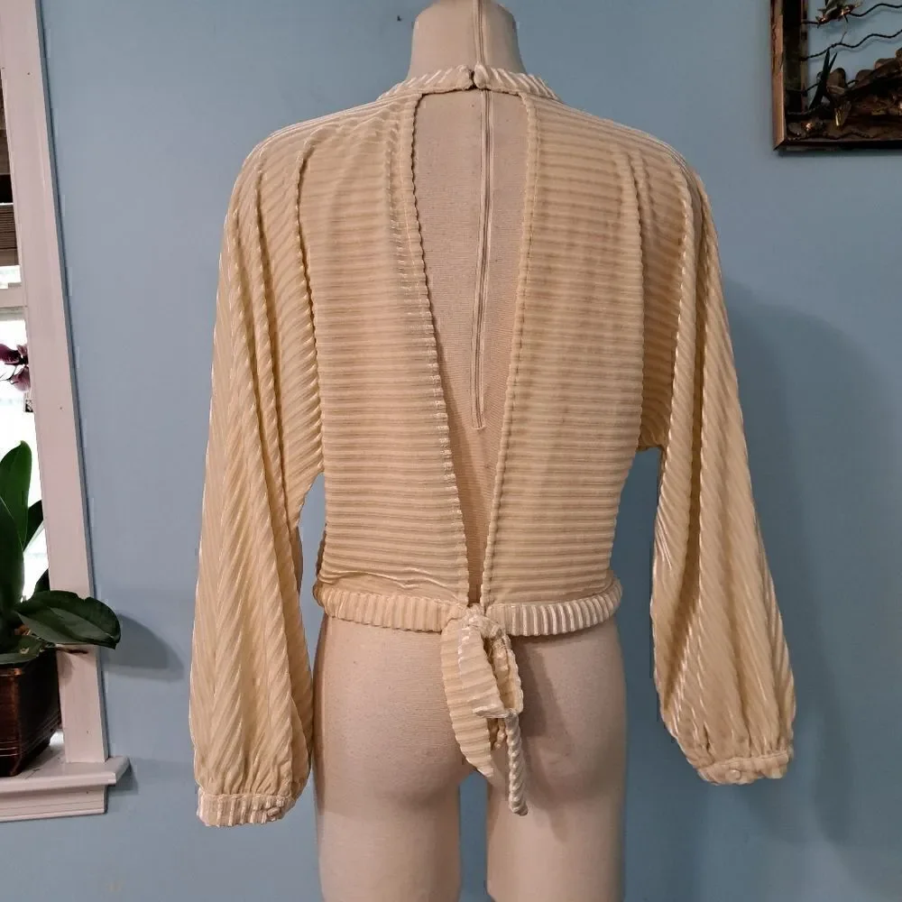 Evidnt Los Angeles Cutout Open Back Velvet Blouse Medium Cream
